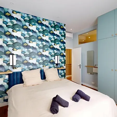 Apartment Parisian In The Latin Quarter's Heart